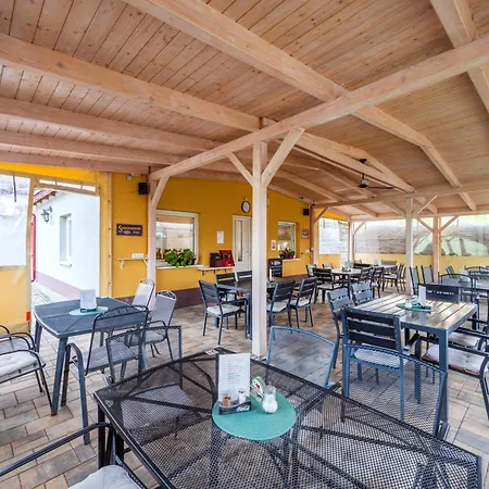 Pensión Restaurace A U Jessyho Perná