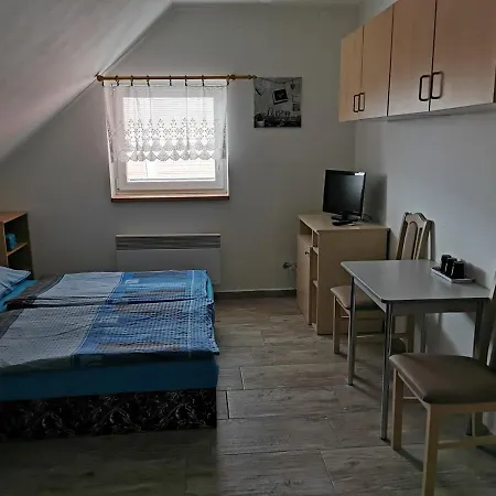 Restaurace A U Jessyho Guest house Perna